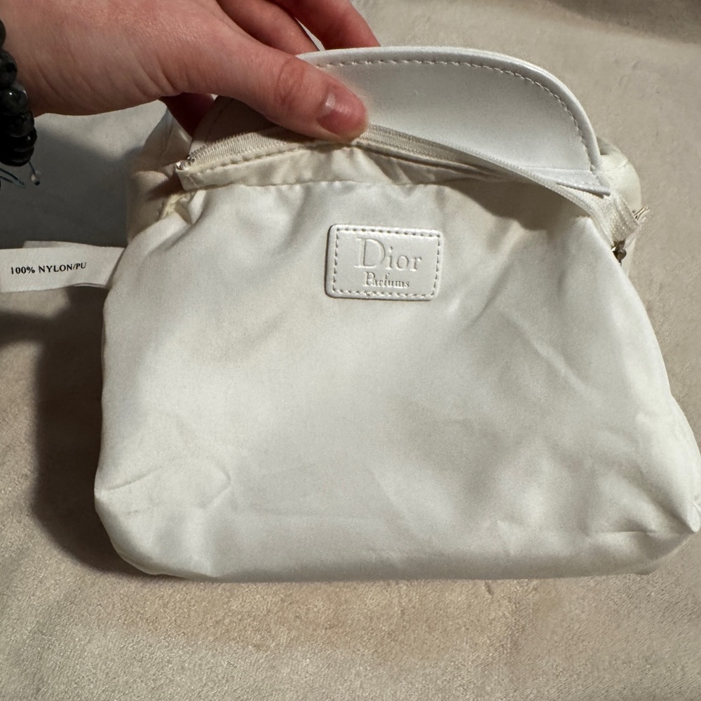 Christian Dior Parfums White Makeup Bag EUC - Picture 16 of 16